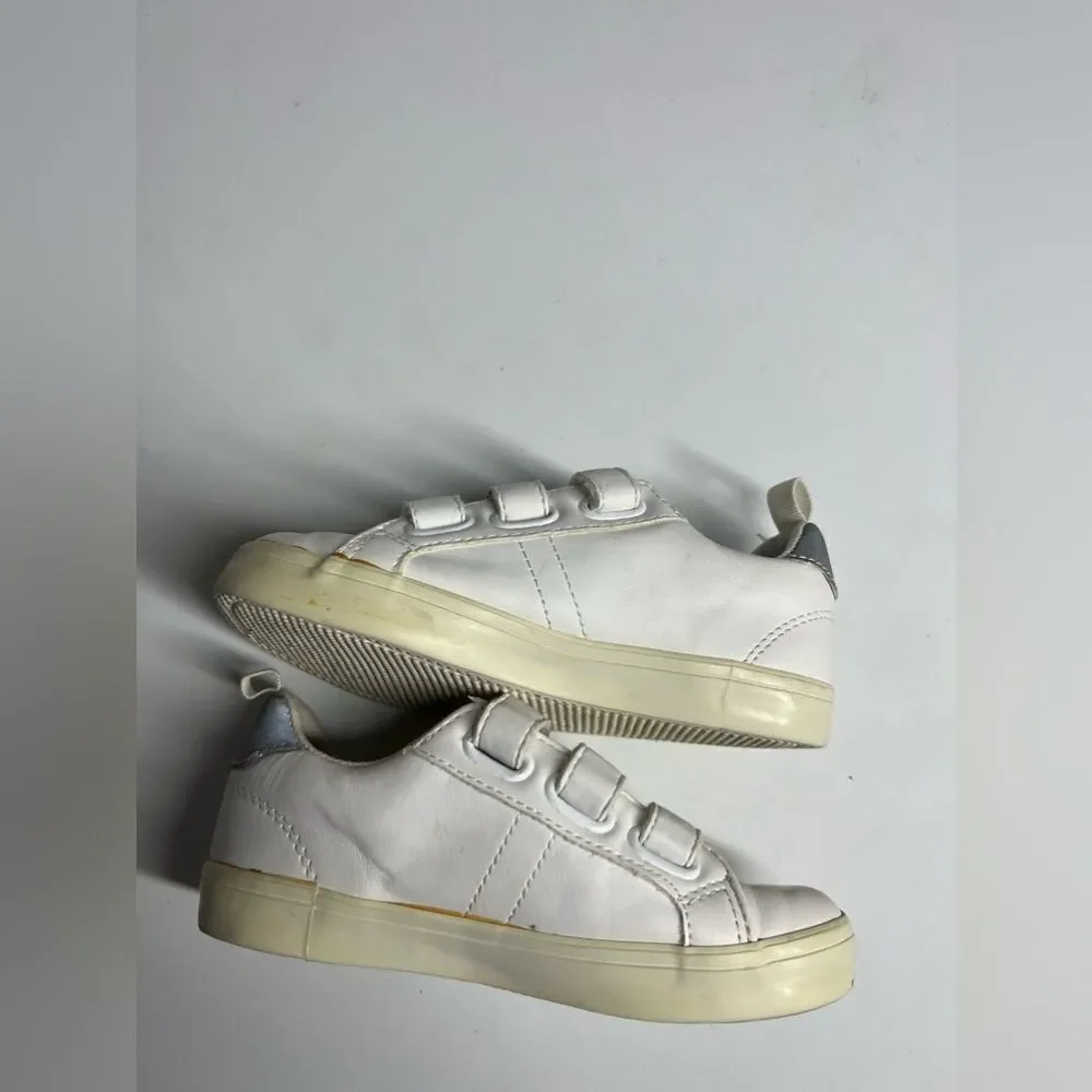 Old Navy Toddler Boys Sneaker Size 9 White Triple Strap